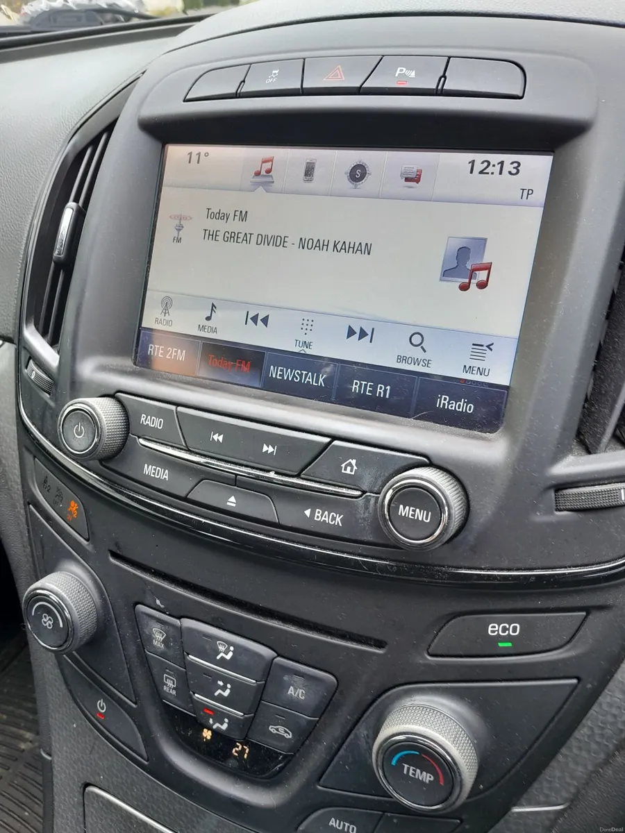 2017 Vauxhall Insignia  nct 06/26 tax 06/26 .€4800 - Image 2