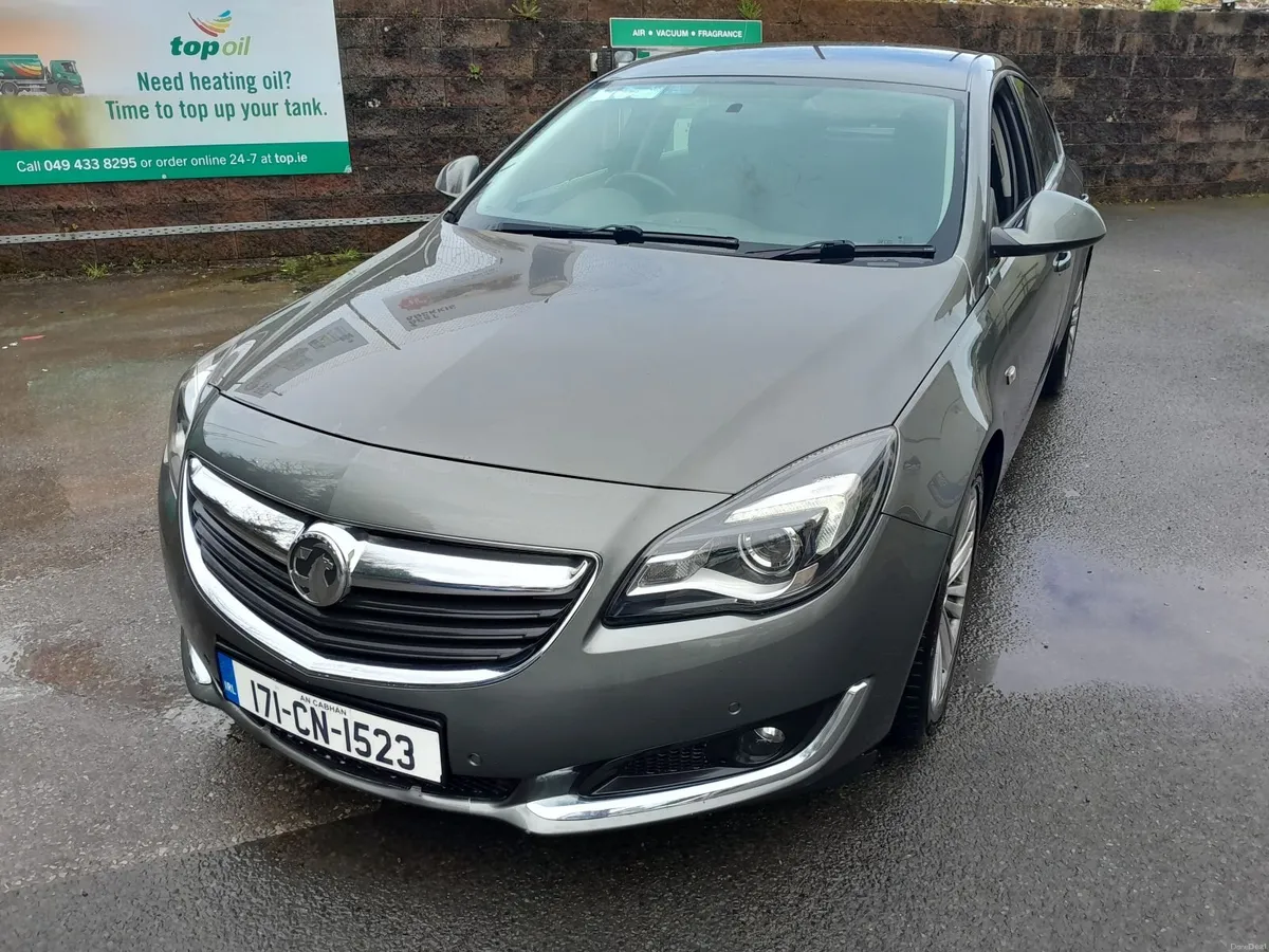 2017 Vauxhall Insignia  nct 06/26 tax 06/26 .€4800 - Image 1