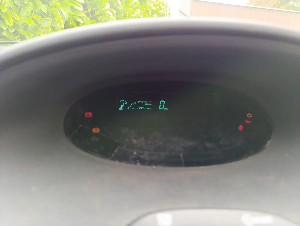 Toyota Yaris 2005 - Image 2