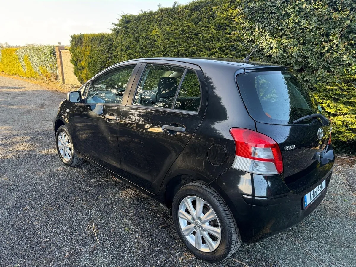 Toyota Yaris 2011 1.0 petrol *NCT TAX* - Image 4