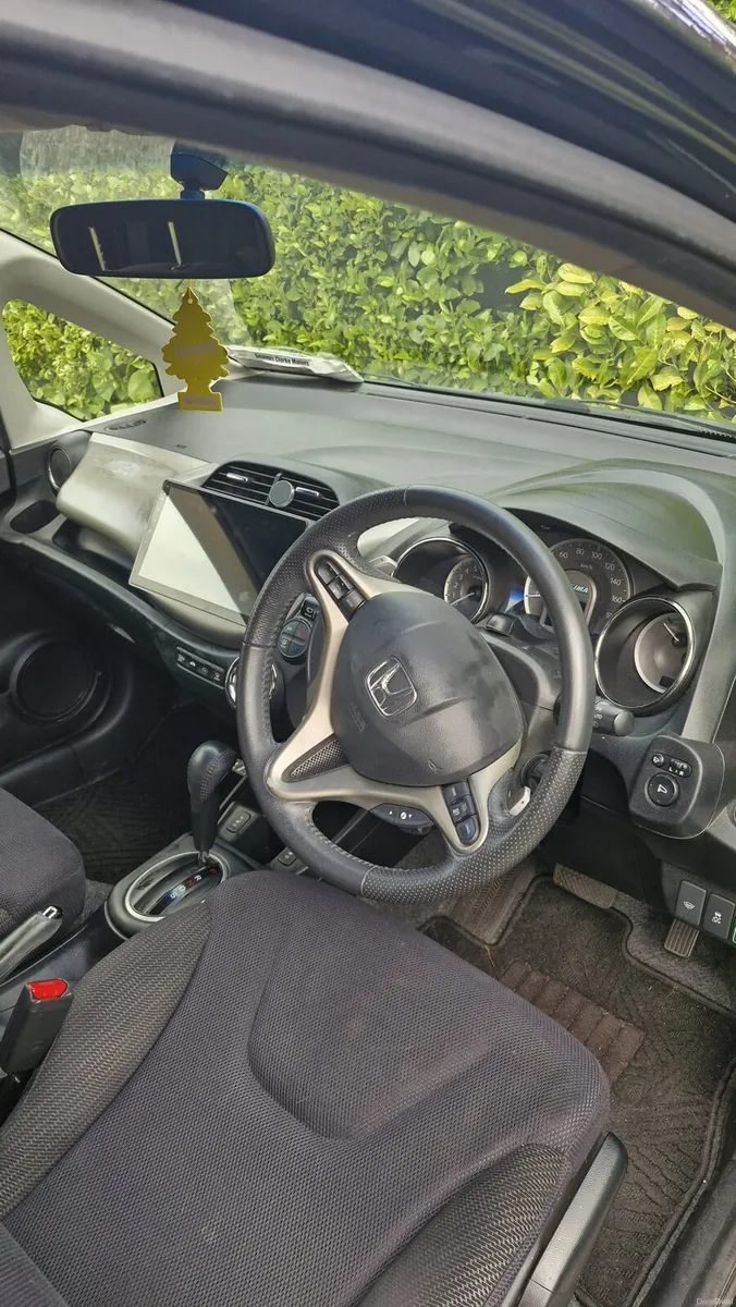 HONDA FIT HYBRID - Image 4