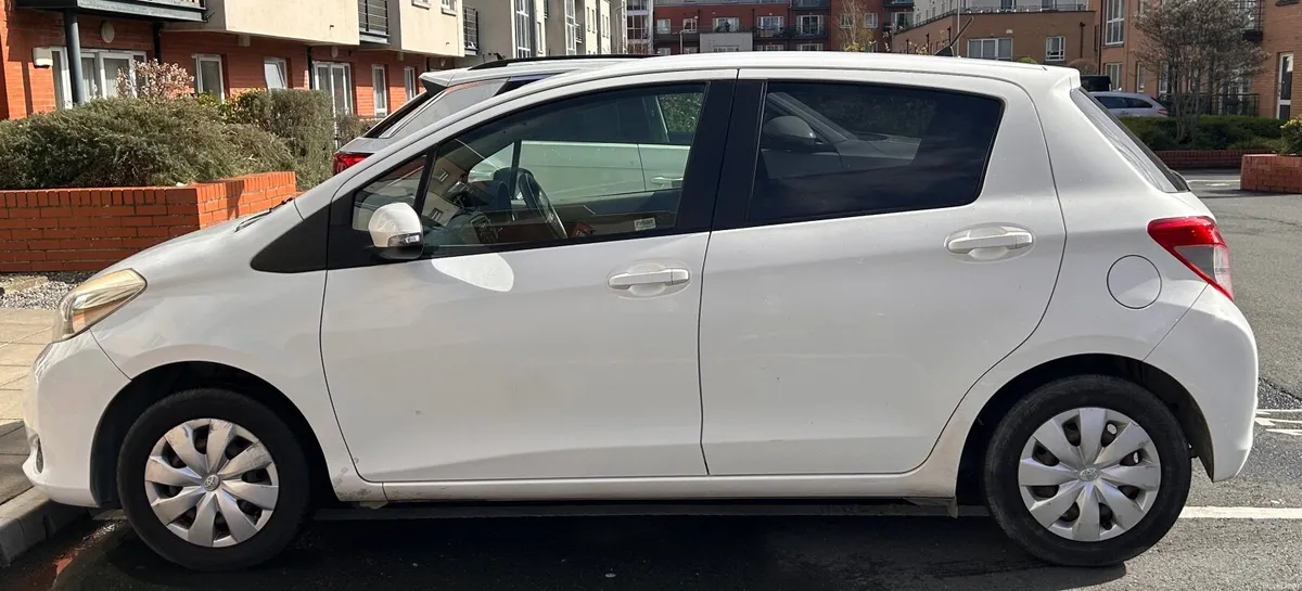 White Toyota Vitz 2013 (Automatic) for sale - Image 3