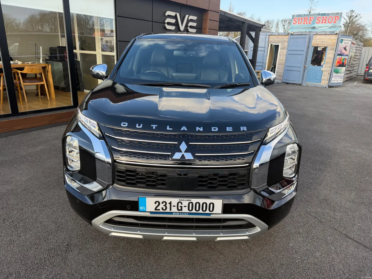 7 seater Plug-in Hybrid - Top Spec - Like New - Image 3