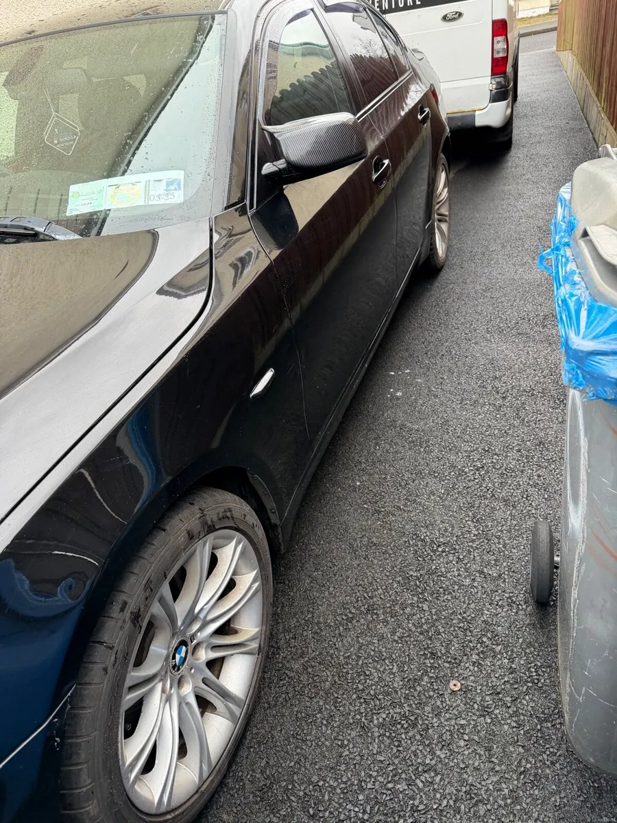 BMW 5-Series 2008 - Image 2
