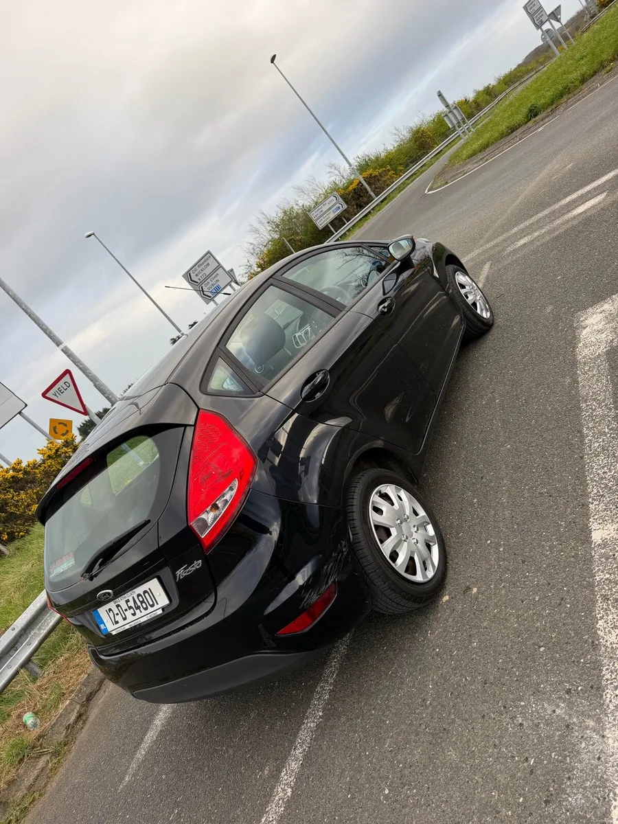 Ford fiesta - Image 4
