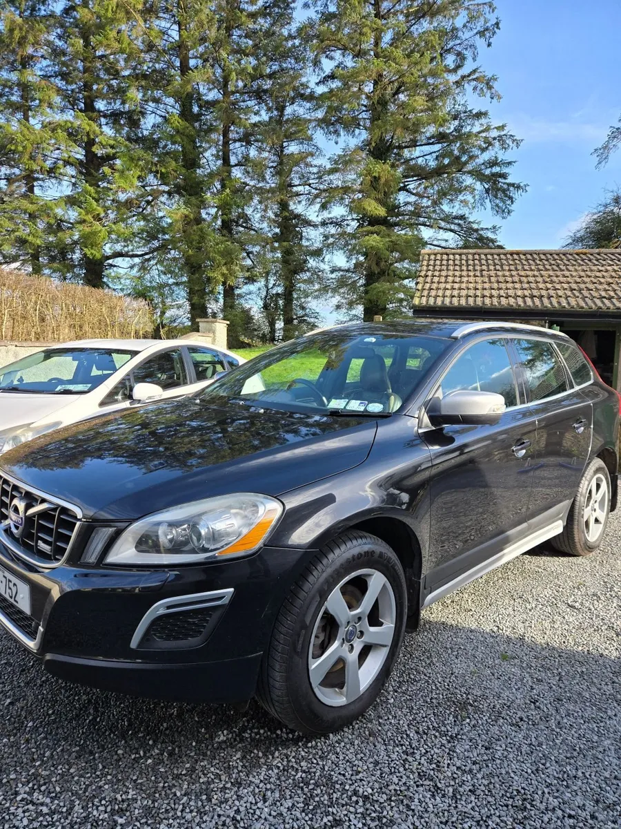 Volvo XC60 D4 R-Design – Premium & Ready to Go - Image 4