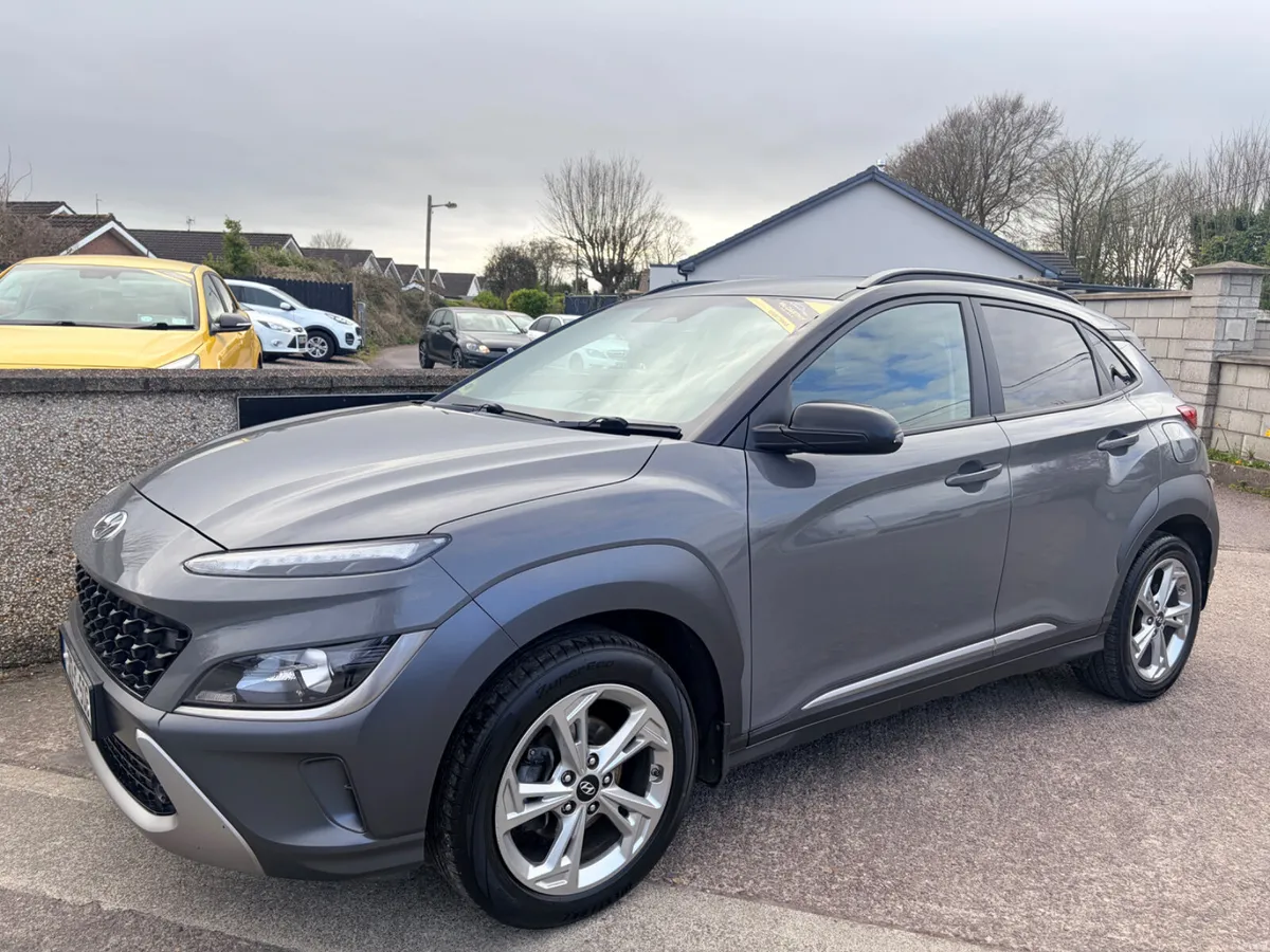 Hyundai KONA Executive - Image 1