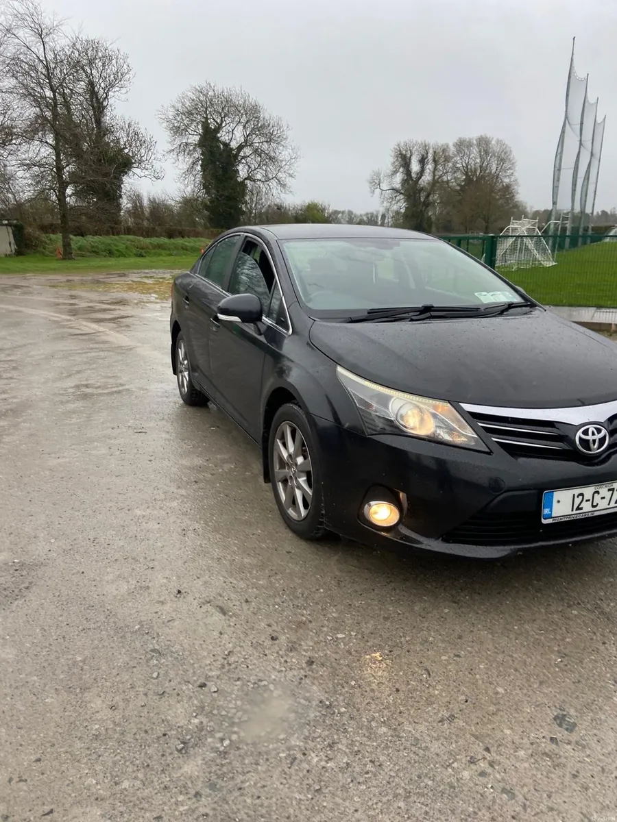 2012 Toyota Avensis - Image 2