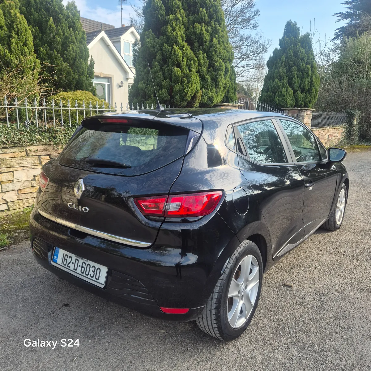 Renault Clio 2016 1.2 petrol 80k miles - Image 4