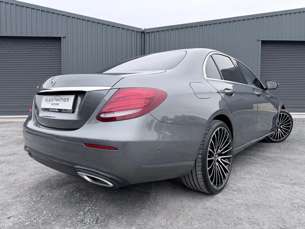 Mercedes-Benz E220d 191’ Avantgarde AUTOMATIC - Image 4