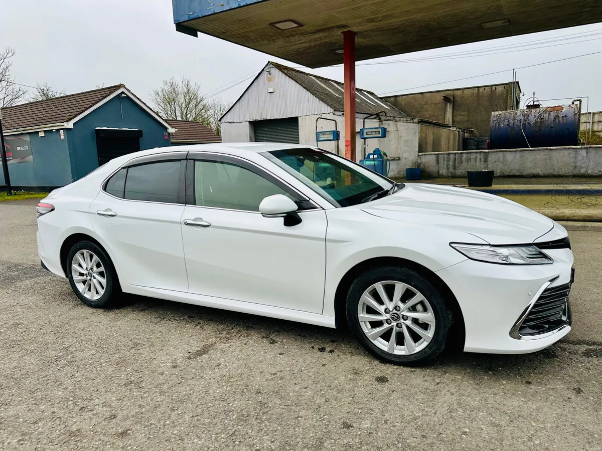 TOYOTA CAMRY 2.5L PETROL HYBRID - Image 3