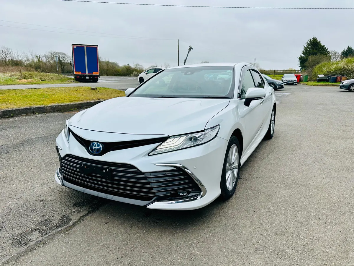 TOYOTA CAMRY 2.5L PETROL HYBRID - Image 4