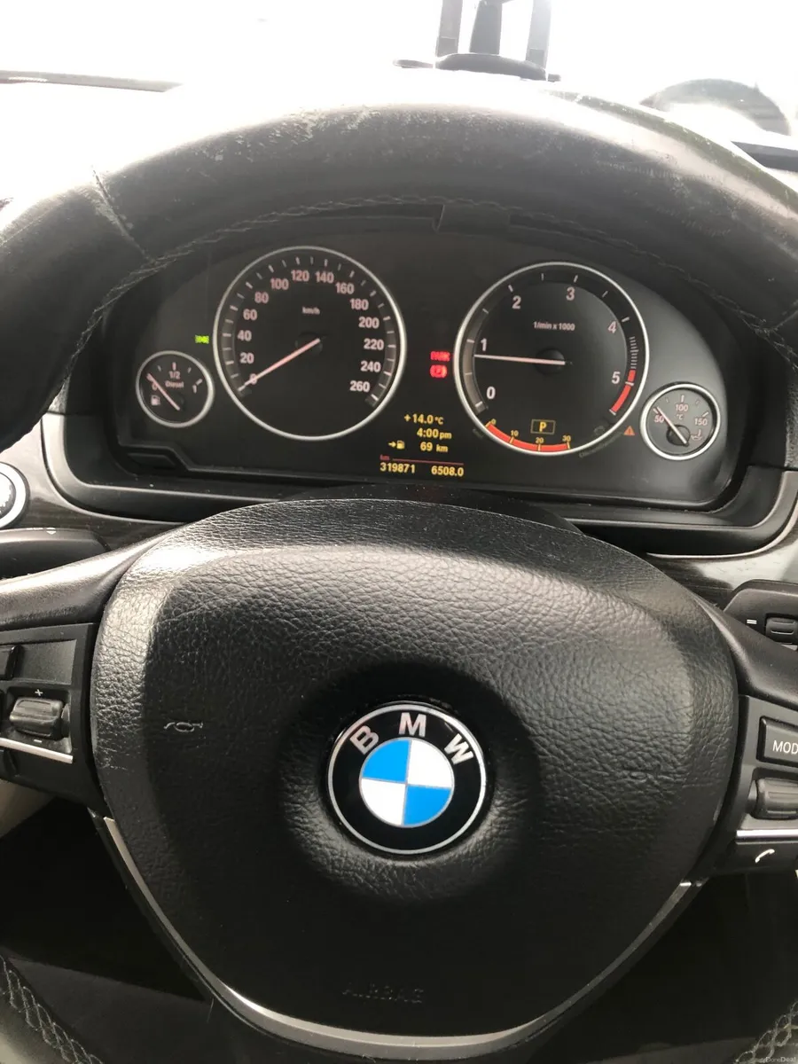 BMW 5-Series 2011 - Image 1