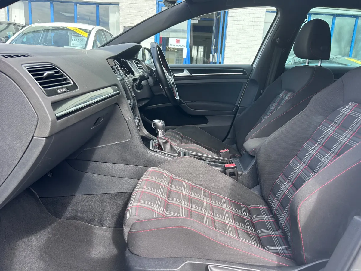 2015 VOLKSWAGEN GOLF GTI 2.0TSI DSG LOW KMS - Image 4