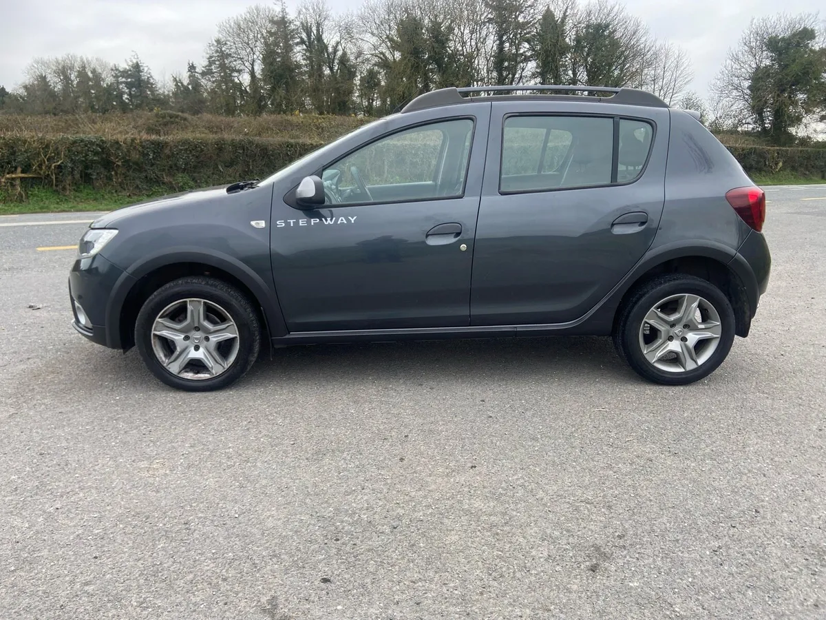 2017 Dacia Sandero Stepway - Image 4