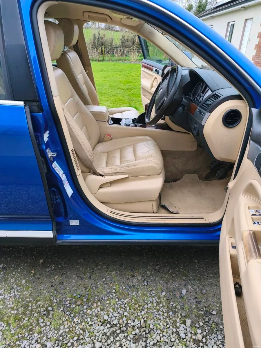 VW Touareg 2.5 d Crew Cab - Image 4