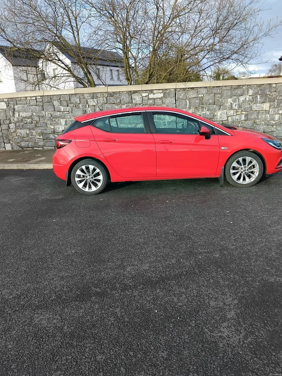 Opel Astra 2017 - Image 1