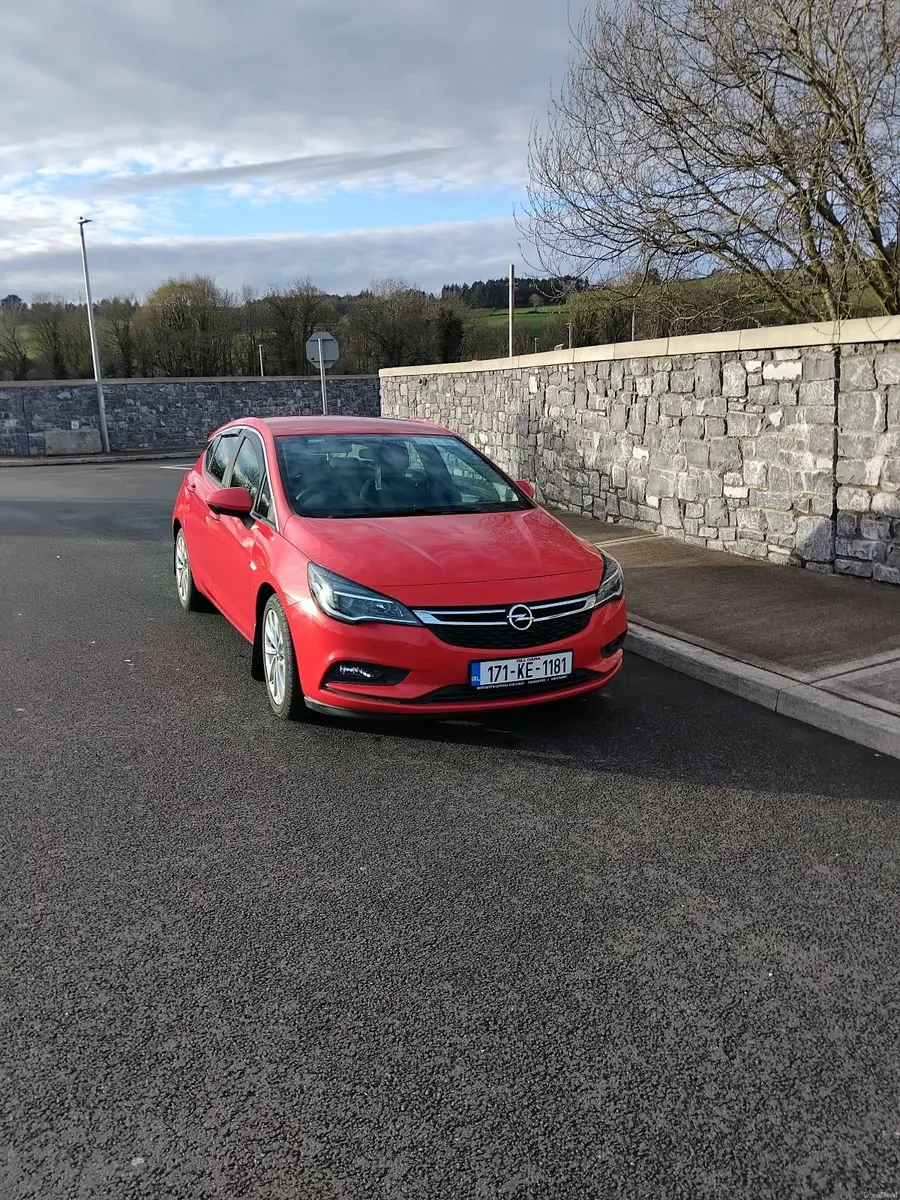 Opel Astra 2017 - Image 2
