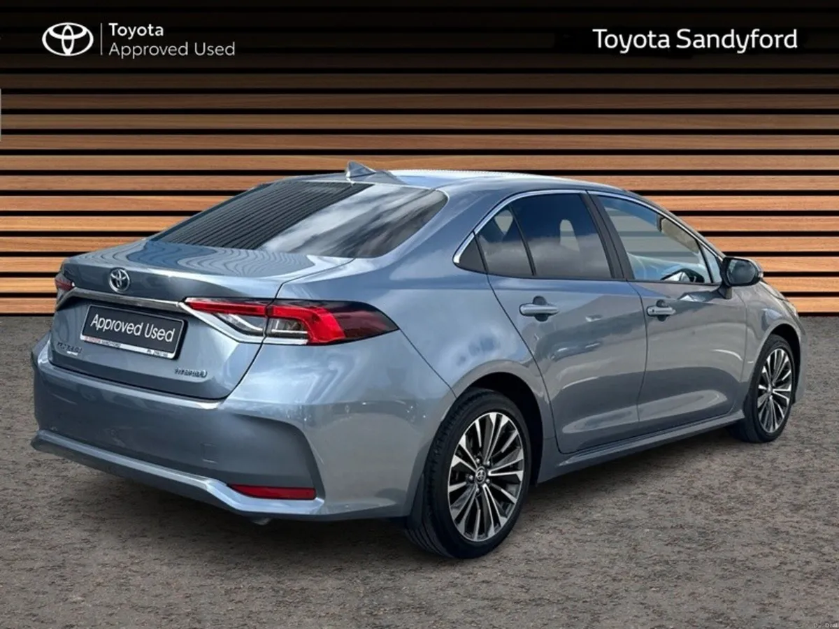 Toyota Corolla LUNASPORT HYBRID AUTO SALOON // TOY - Image 3