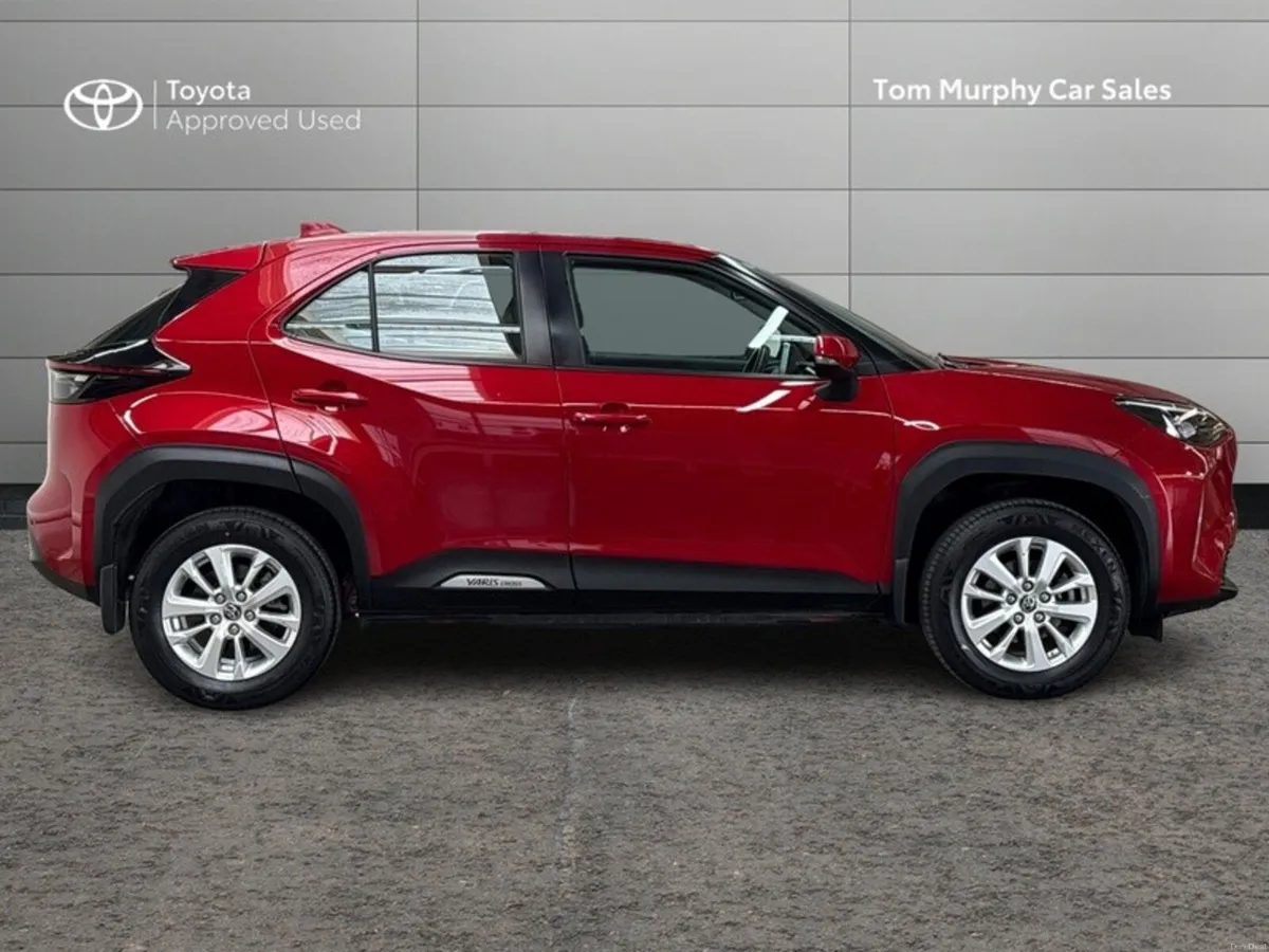 Toyota Yaris Cross LUNA HYBRID - Image 3