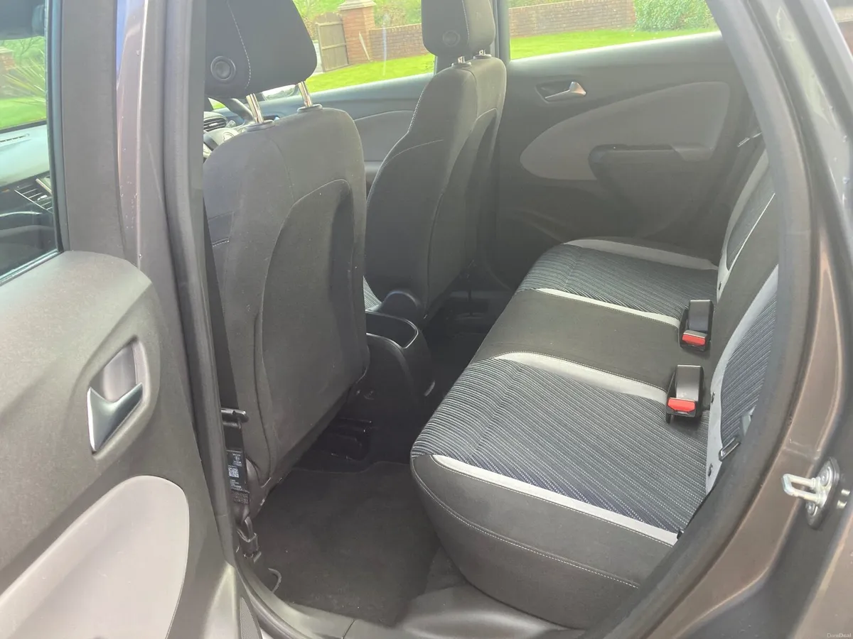 Opel Crossland X 2020 - Image 3