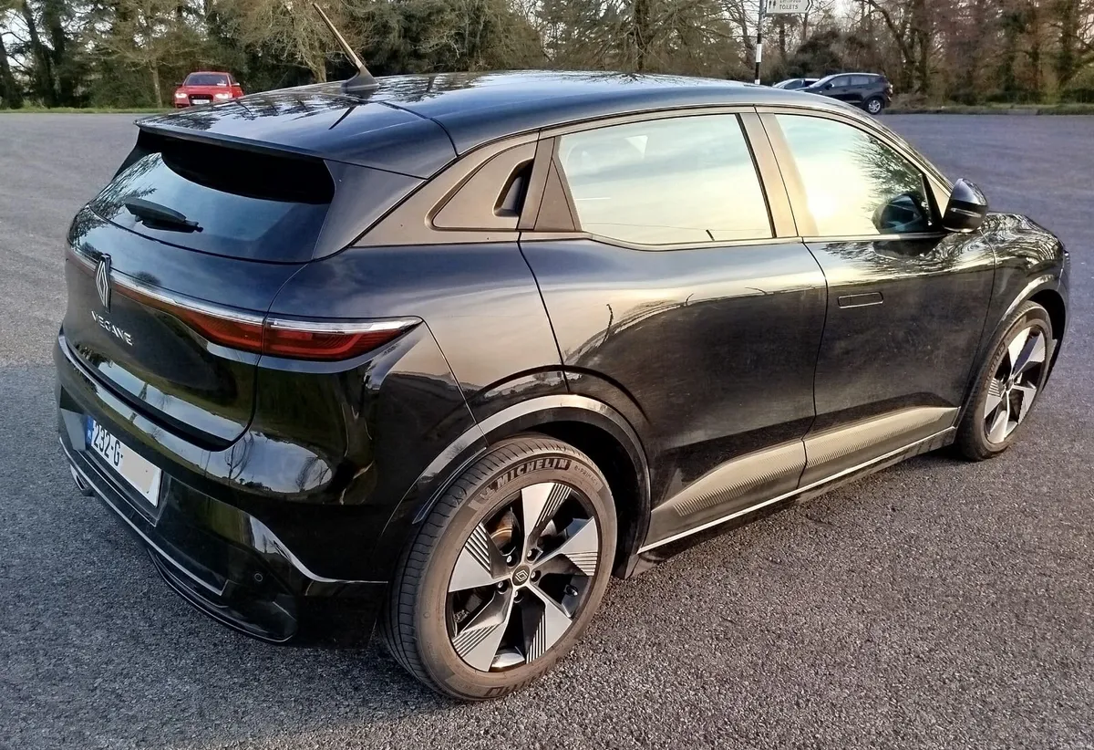 Renault Megane E-Tech EV60 Equilibre - Image 4