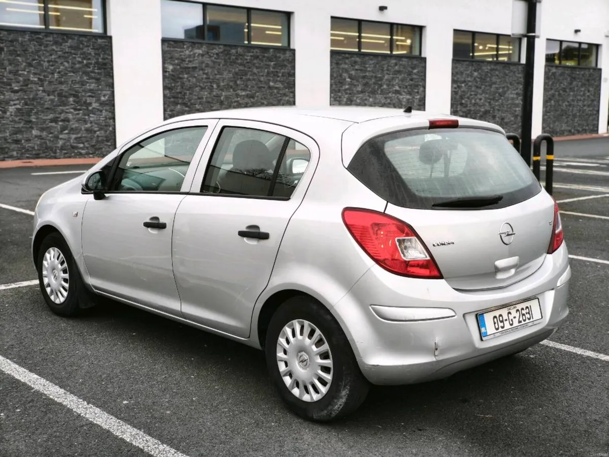 🚗 Opel Corsa 1.2 petrol, Automatic (2009) 🚗 - Image 4