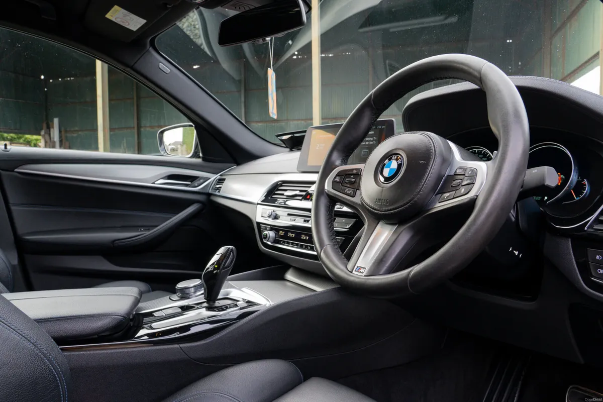 2018 BMW 5-Series M Sport 520D - Image 2