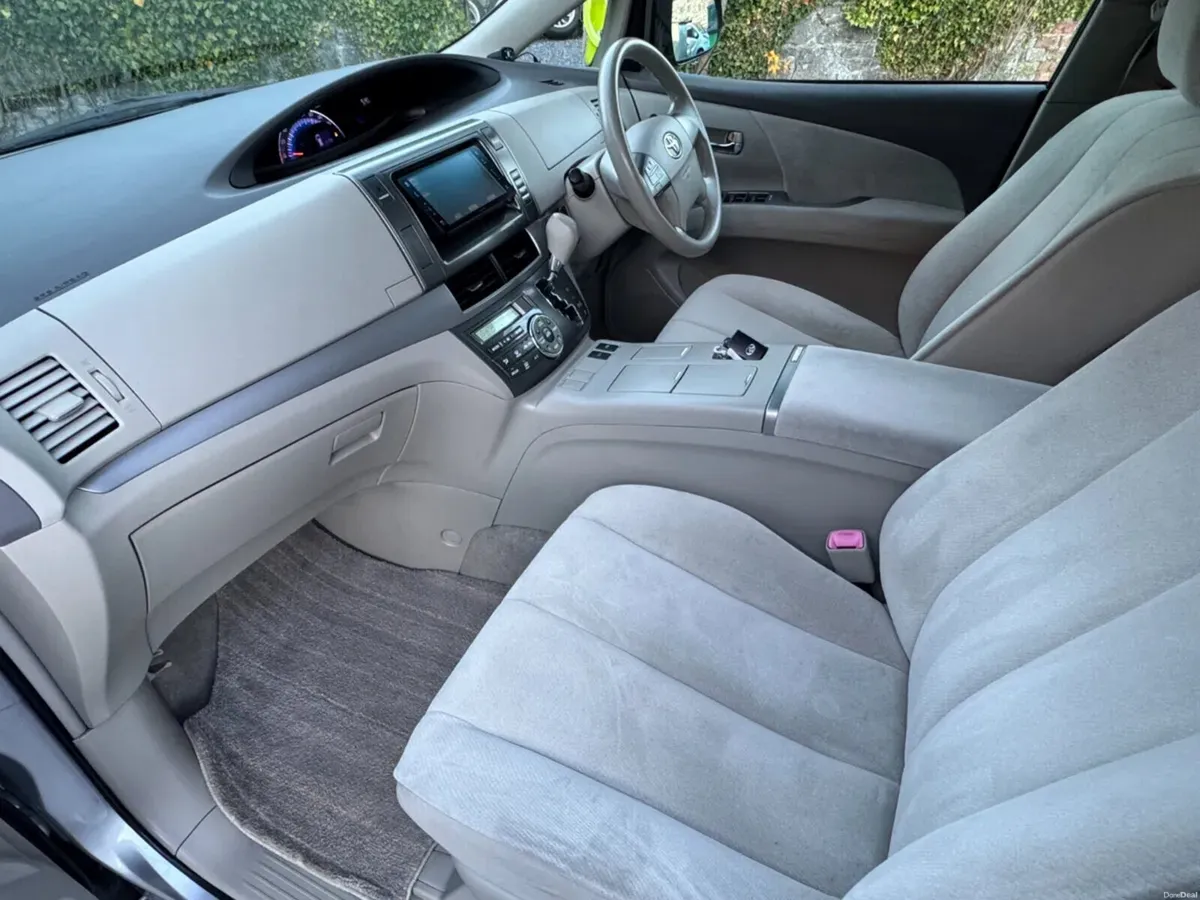 2012 Toyota Estima 2.4 Hybrid - Image 4