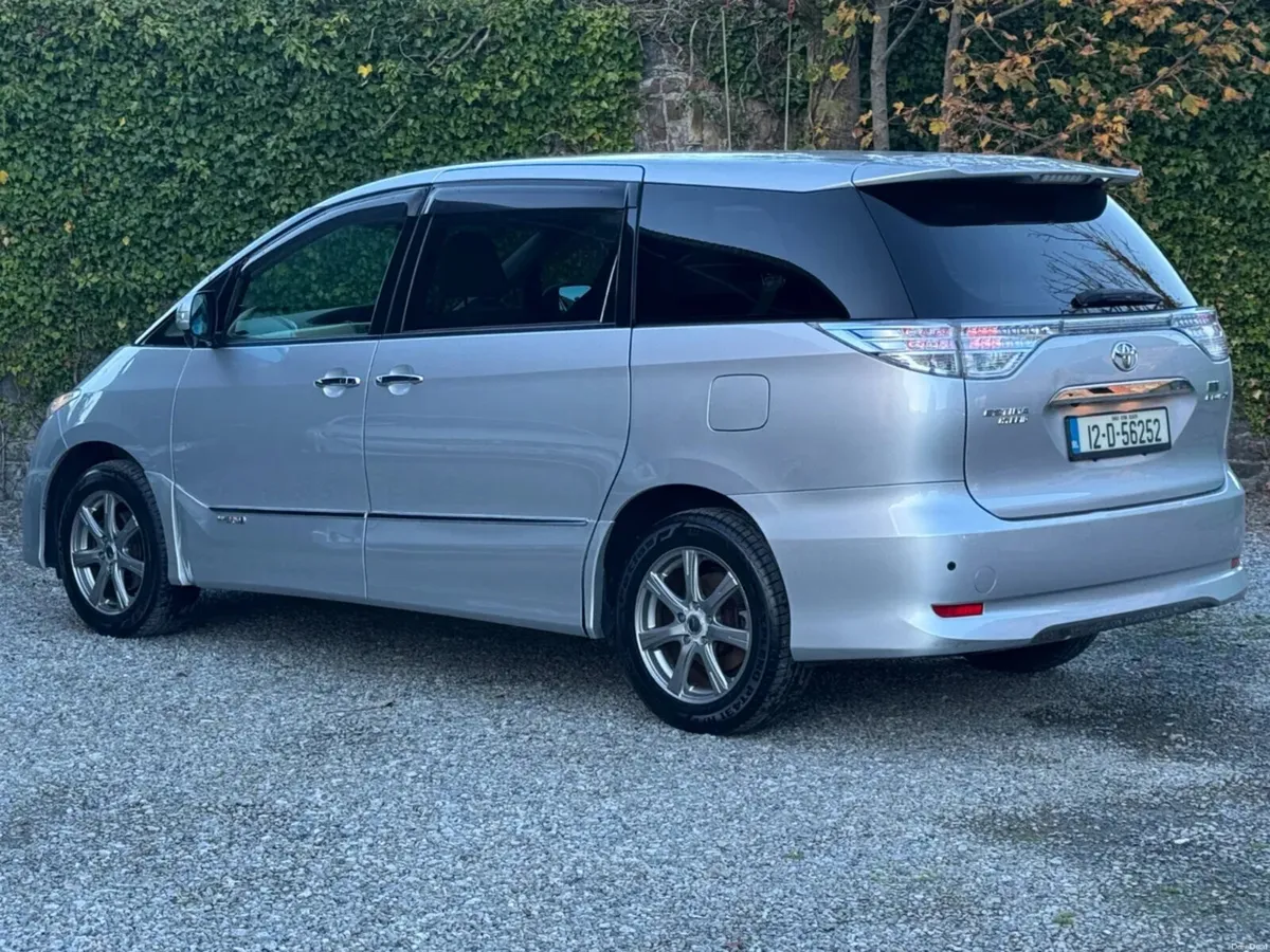 2012 Toyota Estima 2.4 Hybrid - Image 3