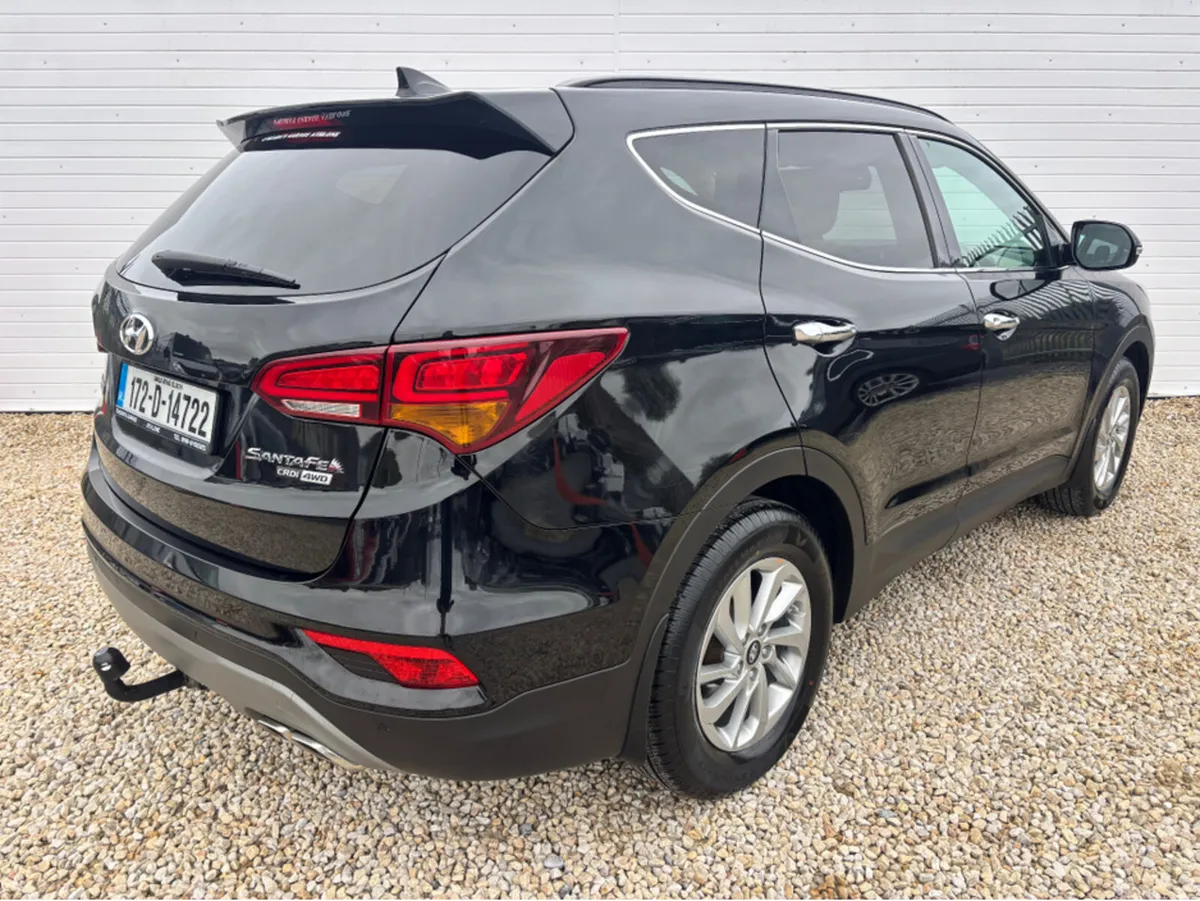 Hyundai Santa Fe PREMIUM 5DR AUTO - Image 4
