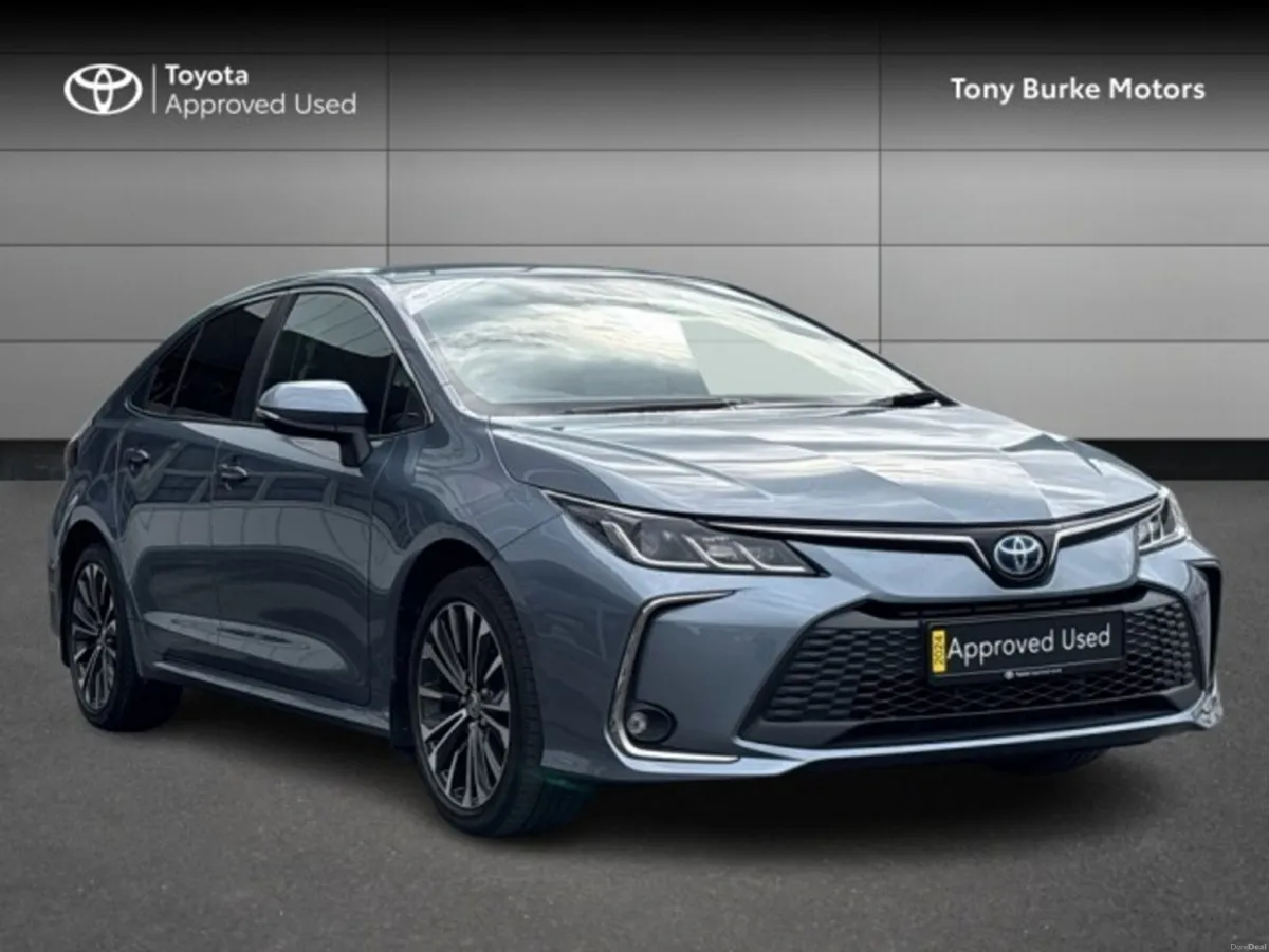 Toyota Corolla Saloon - LUNASPORT Edition - 1.8 Hy - Image 1