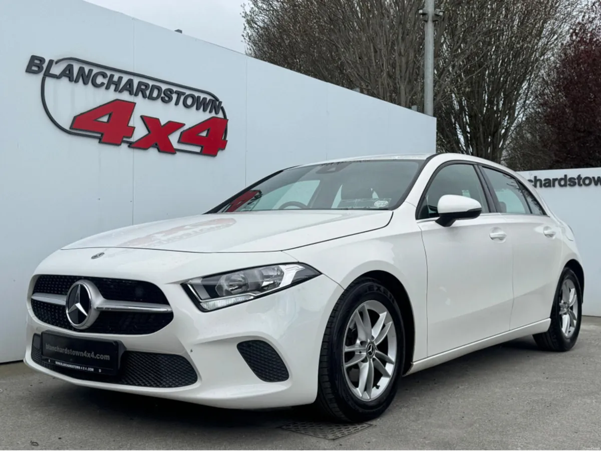 Mercedes-Benz A-Class 180 1.3 PETROL MANUAL - Image 4