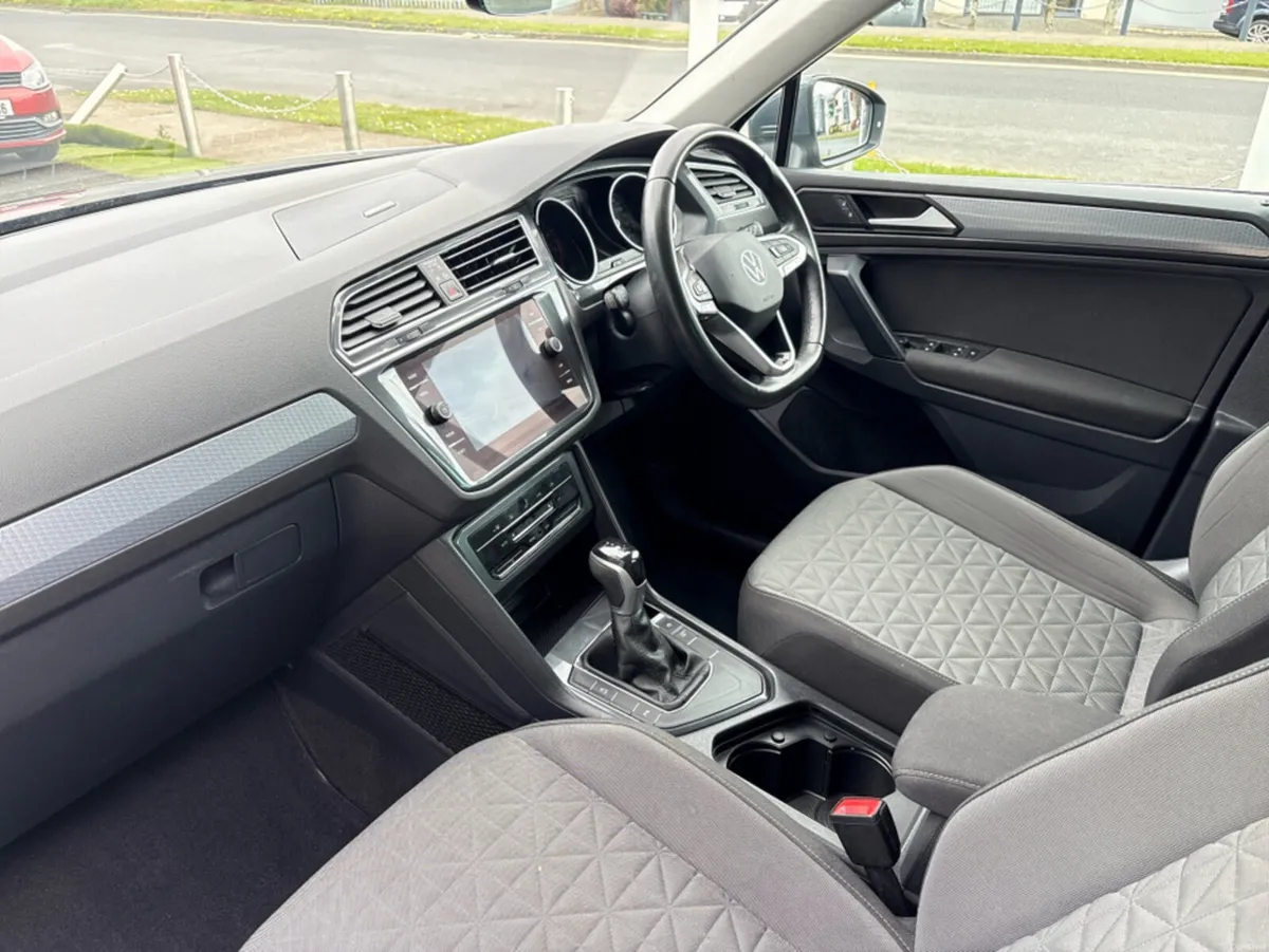 Volkswagen Tiguan LIFE 1.5 TSI D7F 150HP 5 5DR AUT - Image 3