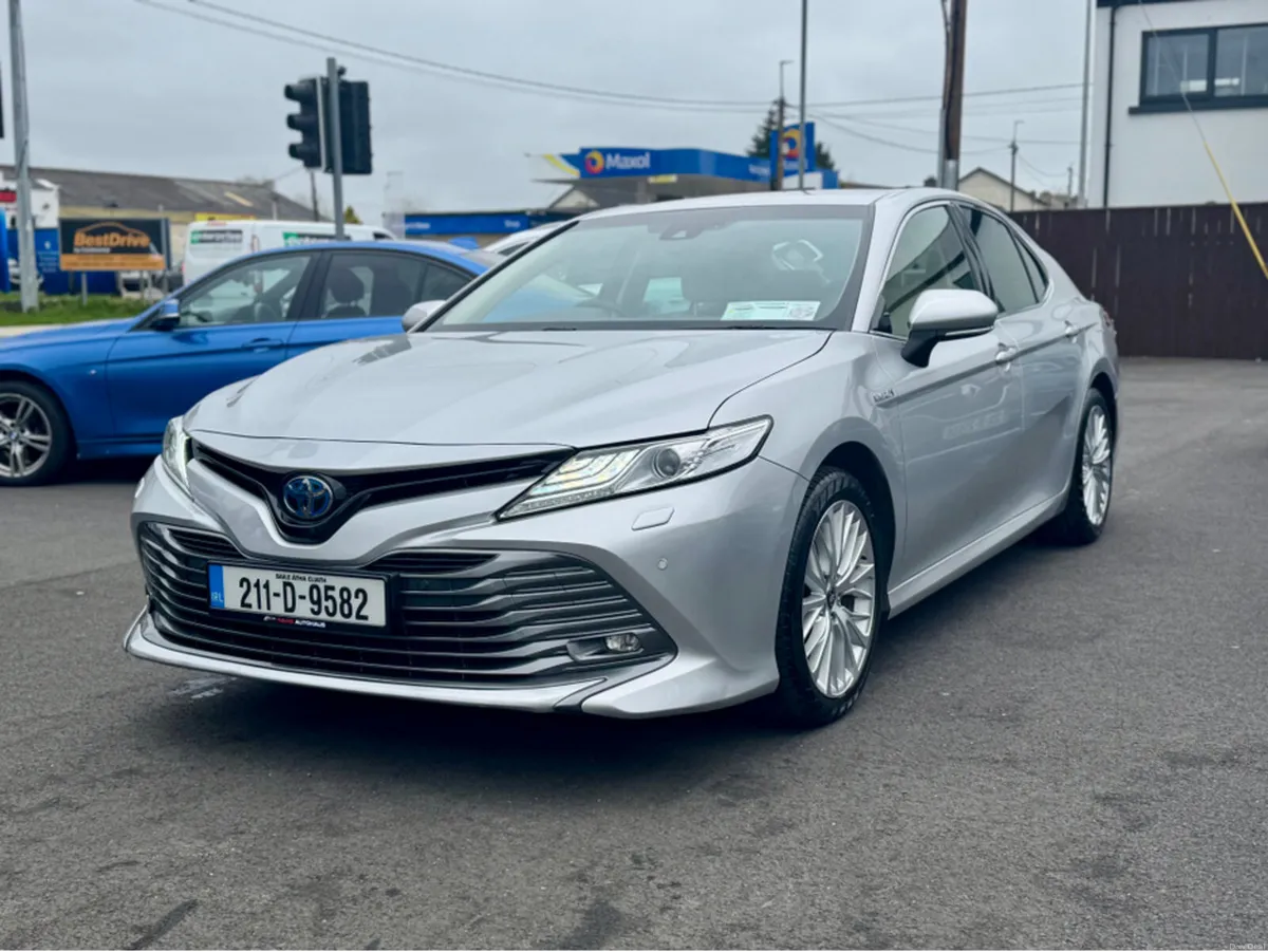 Toyota Camry HYBRID PLATINUM 4DR AUTO - Image 4