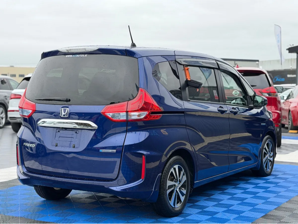 Honda Freed EX SPORT - 1.5 PETROL HYBRID - 6 SEATS - Image 2