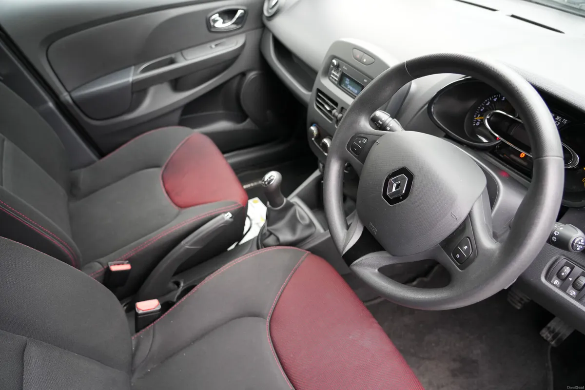 Renault Clio 2015 Manual 1.2 Petrol Low Miles - Image 2