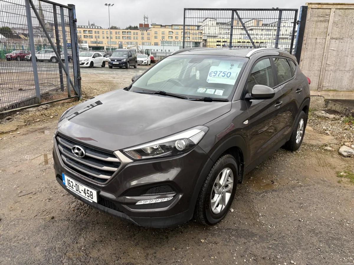 Hyundai Tucson 2016 LOW KMS - Image 3