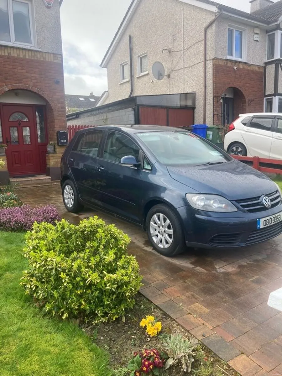 2008 Volkswagen Golf - Image 1