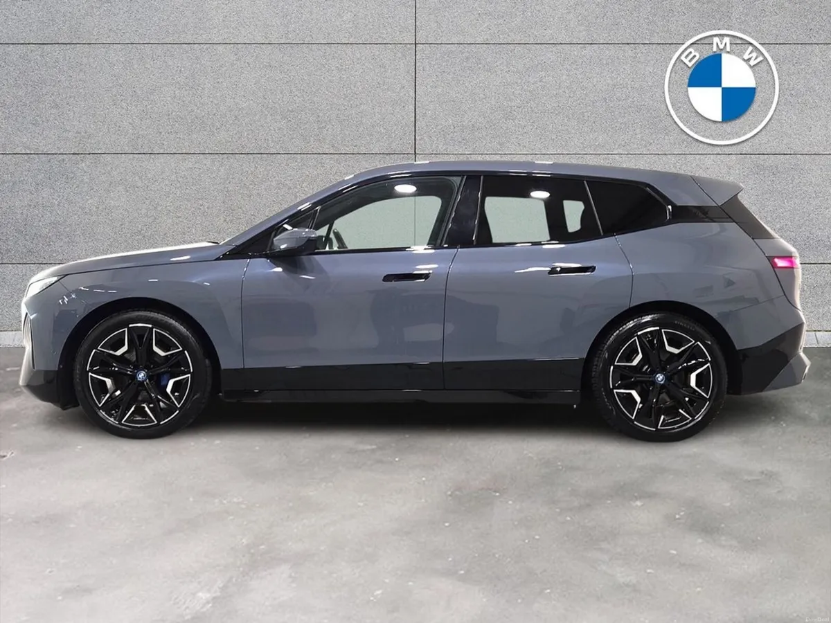 BMW iX xDrive40 M Sport - Image 3