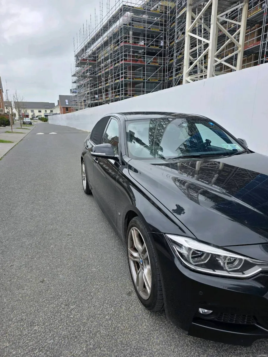 BMW 330e M Sport Shadow Edition - Image 2