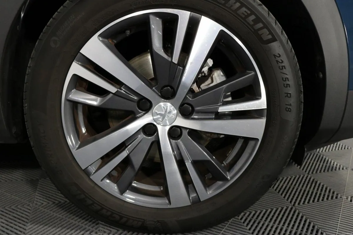 Peugeot 3008 1.5 130bhp Allure - Image 4