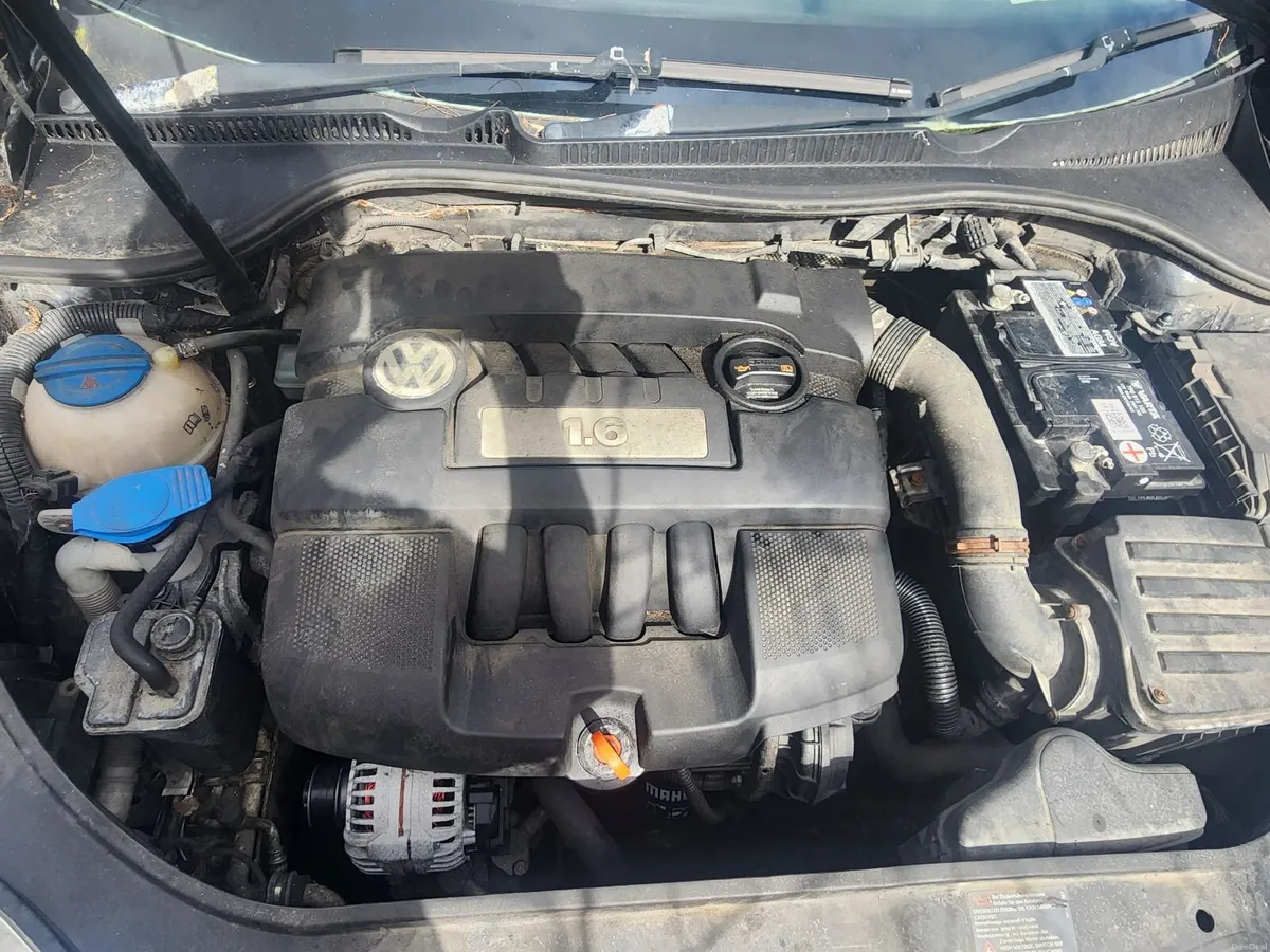 Volkswagen Golf 2008 1.6 petrol - Image 4