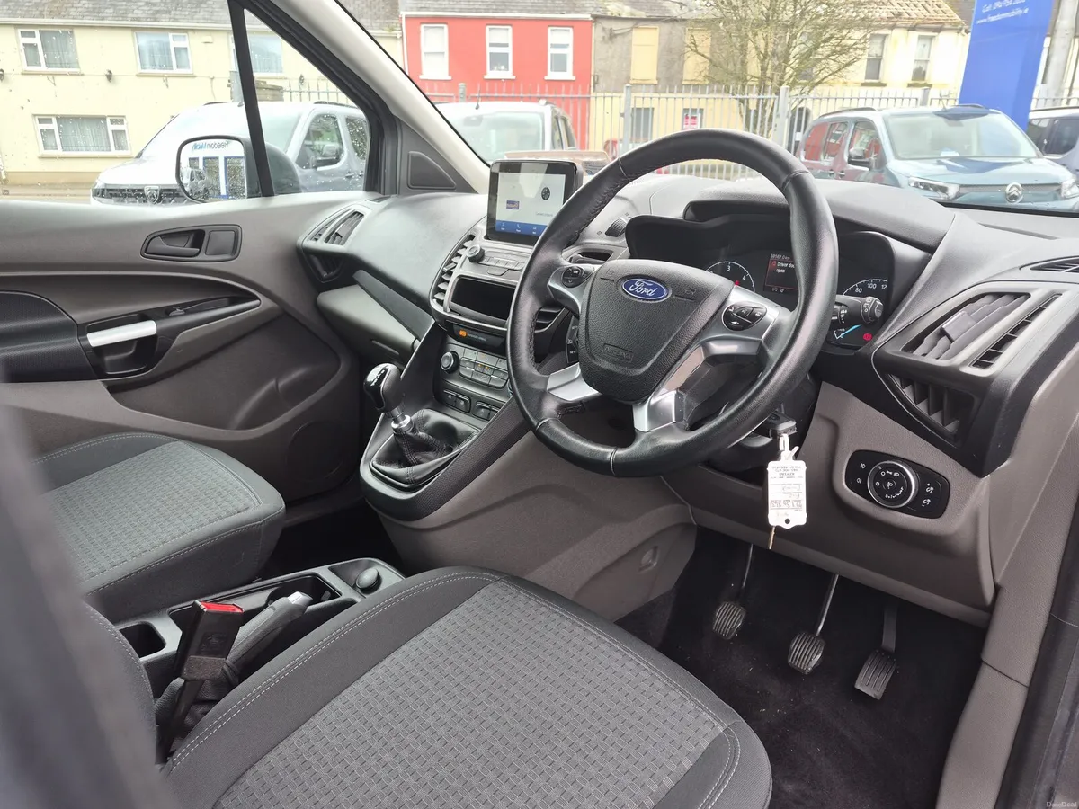Ford Tourneo Connect Wheelchair Access Taxi Spec - Image 6