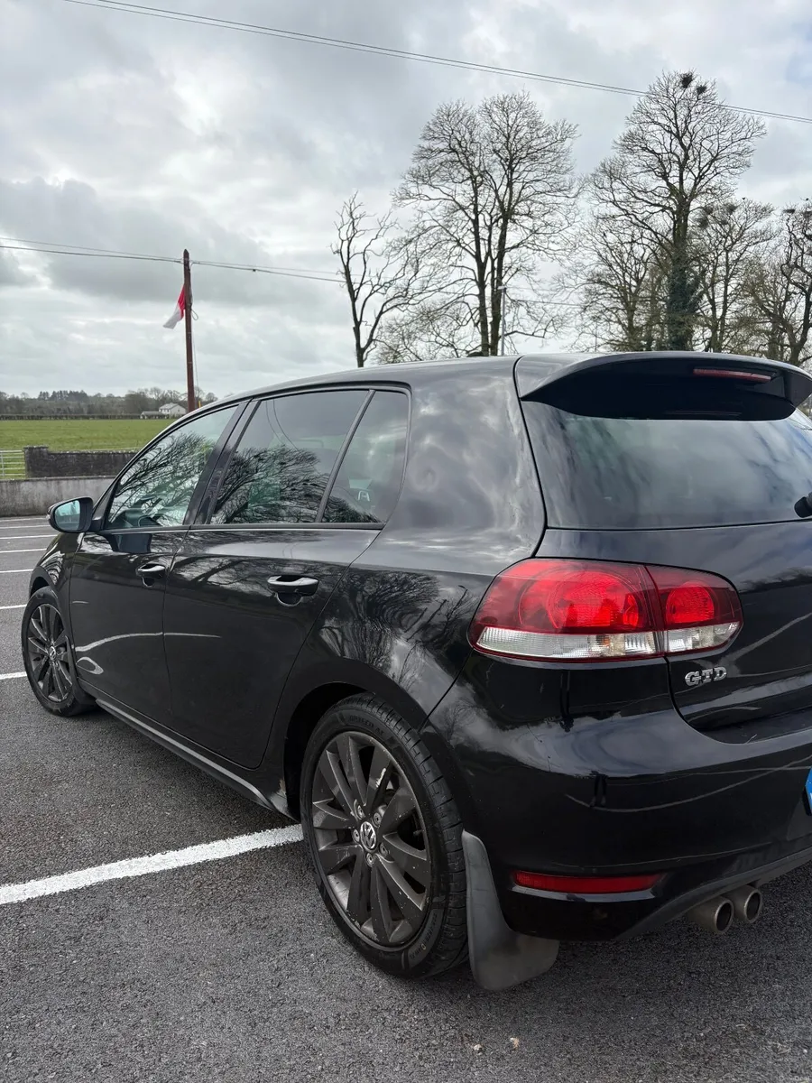 Volkswagen Golf 2010 - Image 2