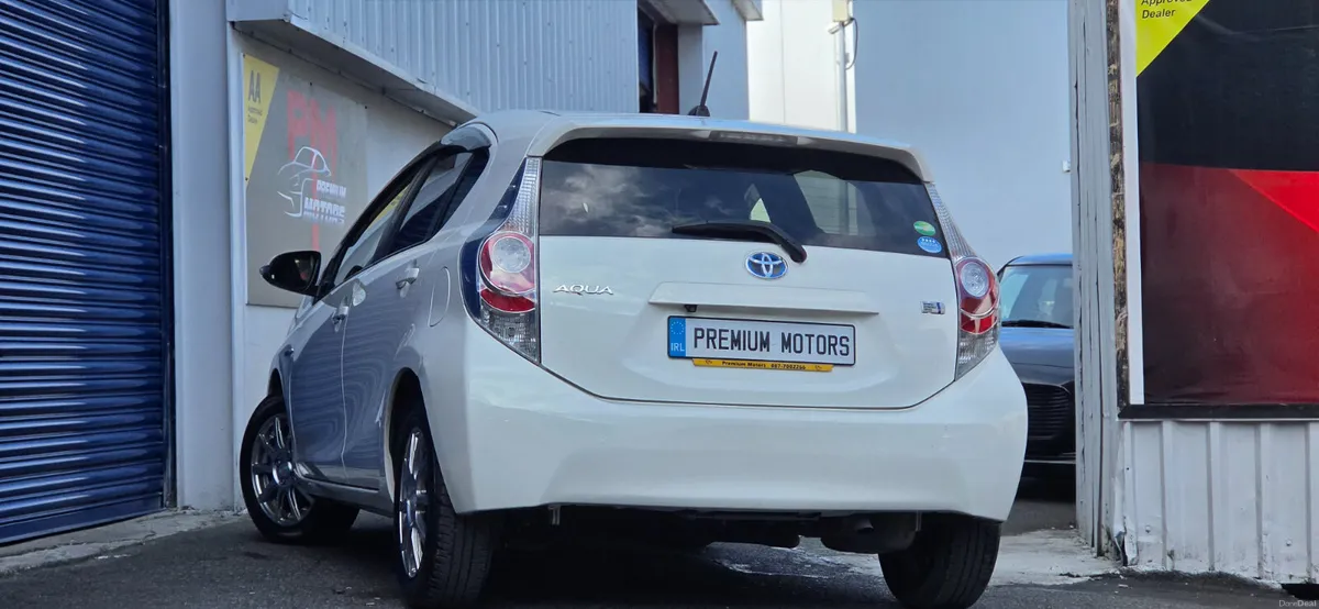 Toyota Aqua Hybrid Automatic - Image 4