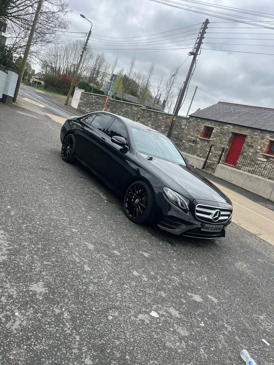 Mercedes Benz E220 AMG LINE 2018 - Image 3