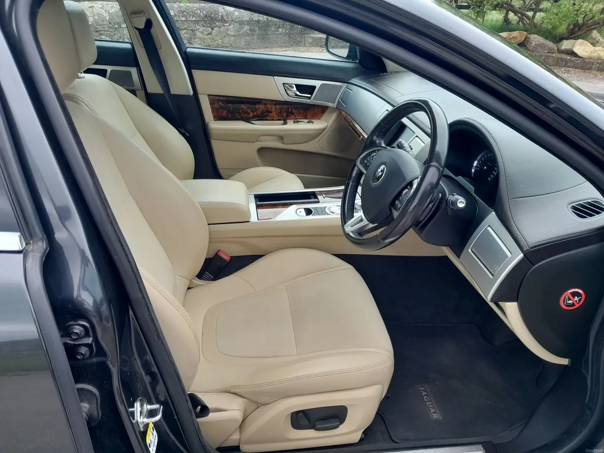 Jaguar XF 2014 - Image 3