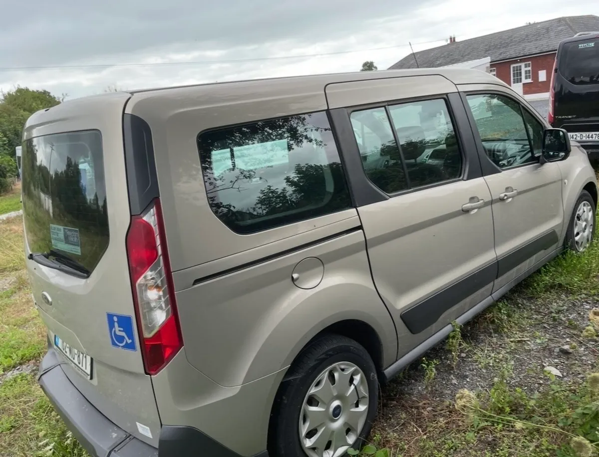 Ford connect wheelchair accessible 7 seater - Image 3