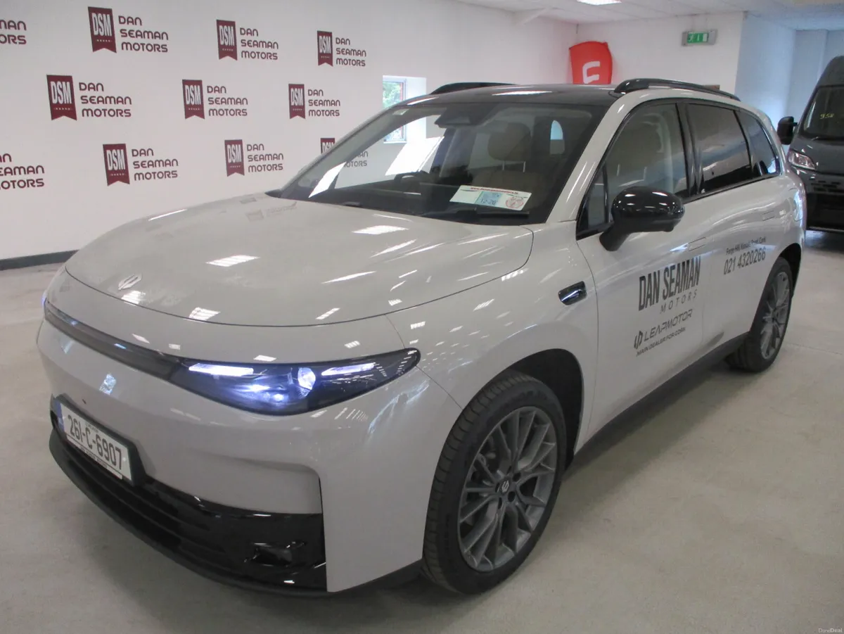 261 Leapmotor C10 DESIGN HYBRID EV DEMONSTRATOR - Image 4